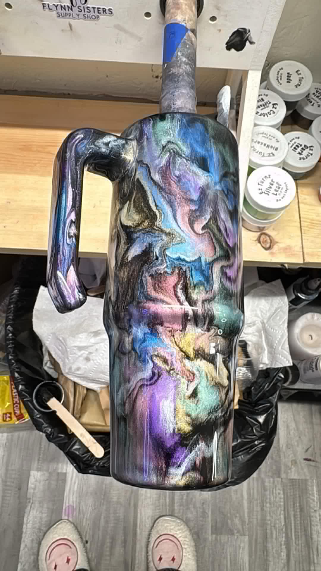 1136 ~ 30OZ GRIPPY ~ carrie m
