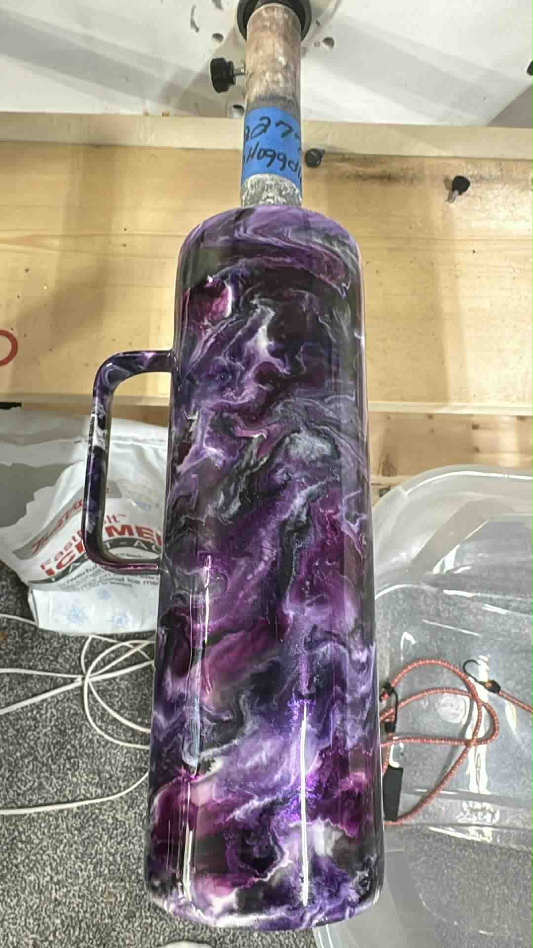 2277 ~ 30oz skinny hoggdle ~ JENN P