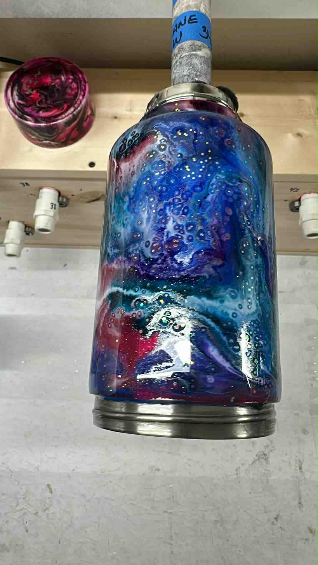 1705 ~ 32oz Hydro Hound ~ cranberry ~ DIANE W