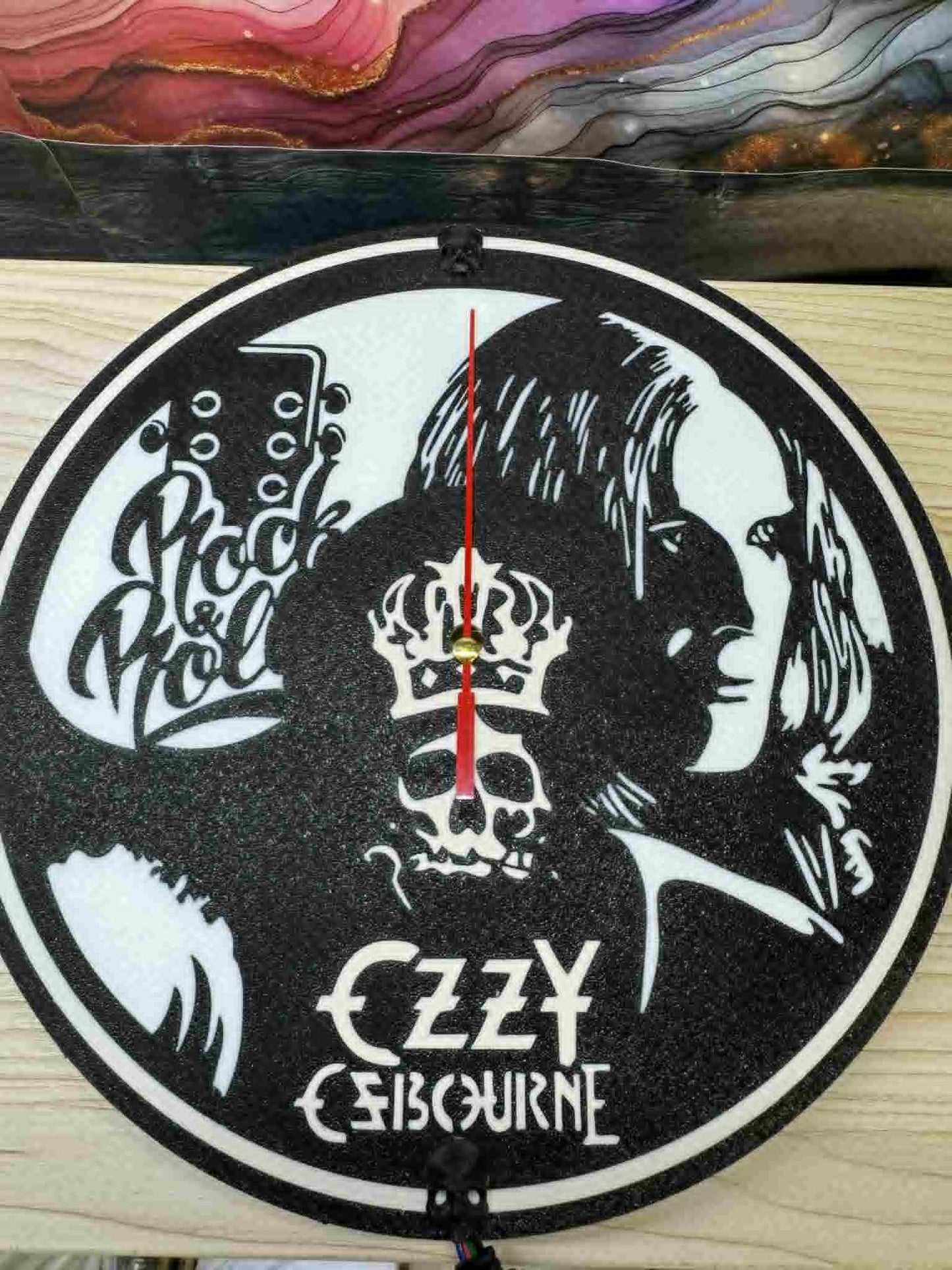 O ZZ Y ~ LIGHTED CLOCK